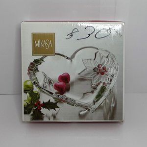 Mikasa Holiday Bloom Heart Dish Poinsetta Holidays Christmas Candy Dish